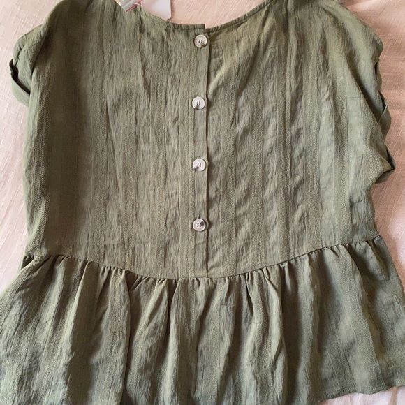 NWT Reap the Sew Peplum Top w Button Back - Picture 2 of 6
